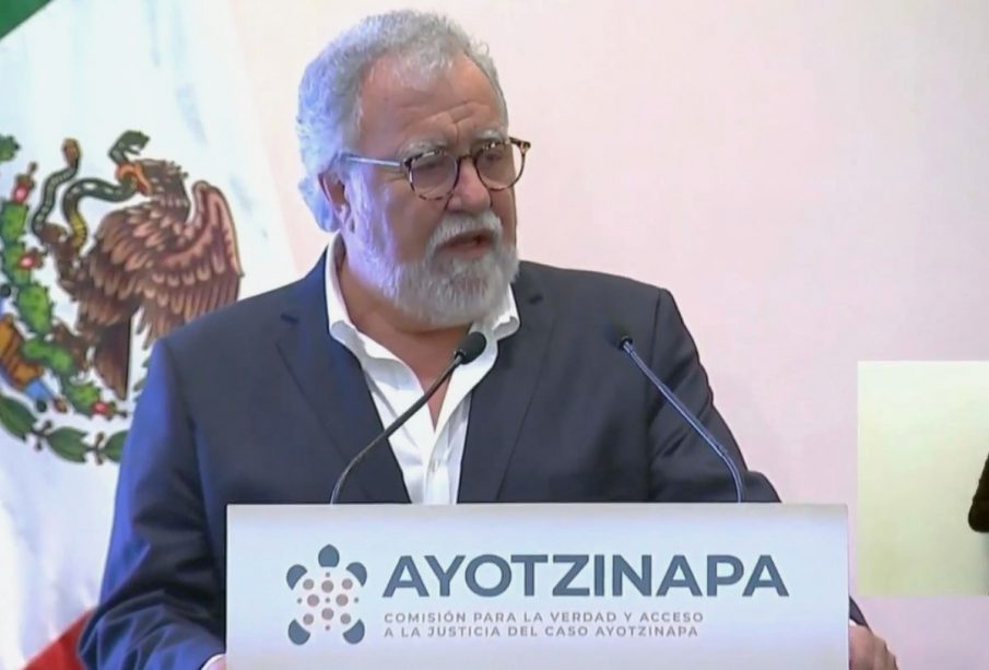 Alejandro Encinas en conferencia de prensa