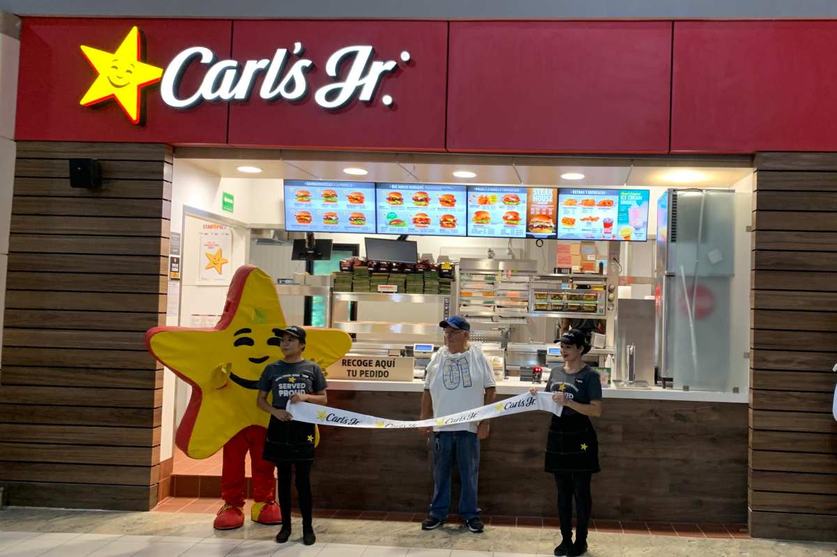 Carl's Jr. abre su segunda sucursal en Plaza Patio Cabo San Lucas