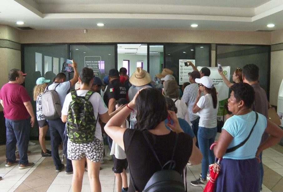 Manifestación en Cabo San Lucas.