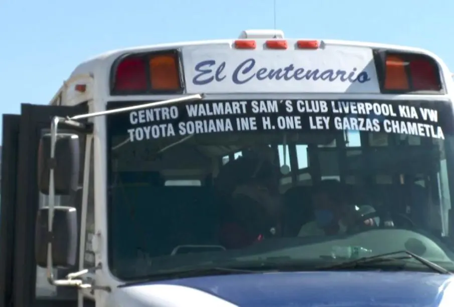 Camión de la ruta del transporte público "El Centenario"