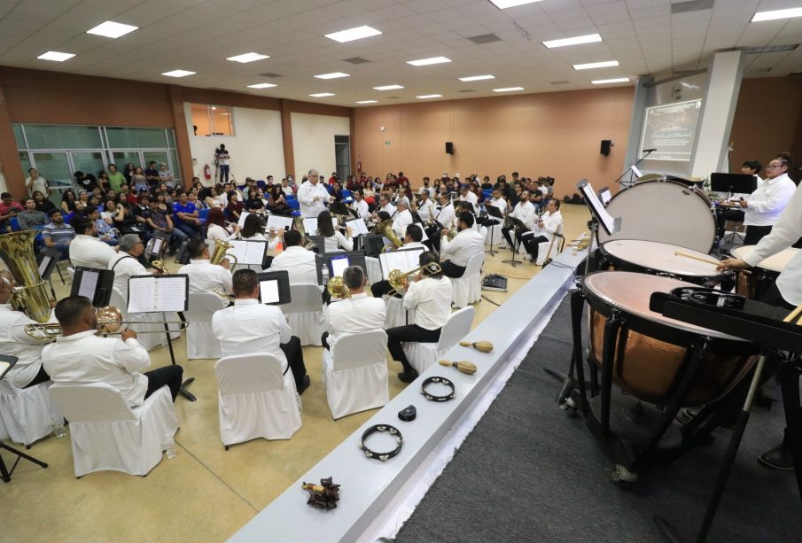 Concierto didáctico “Divertimento Musical” en la UABCS