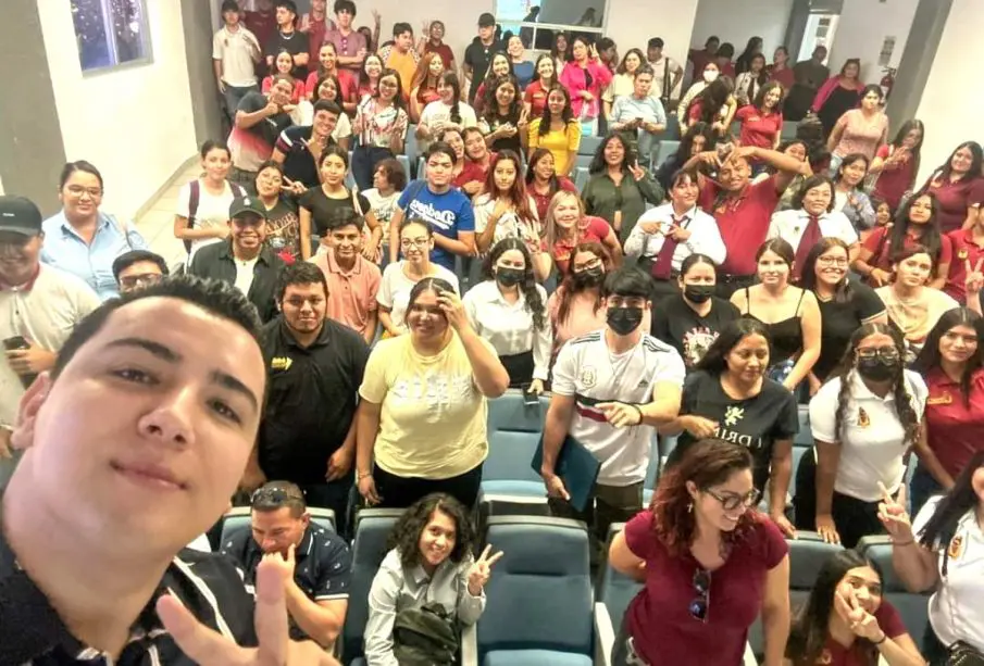 Estudiantes en foro de inclusión sexual