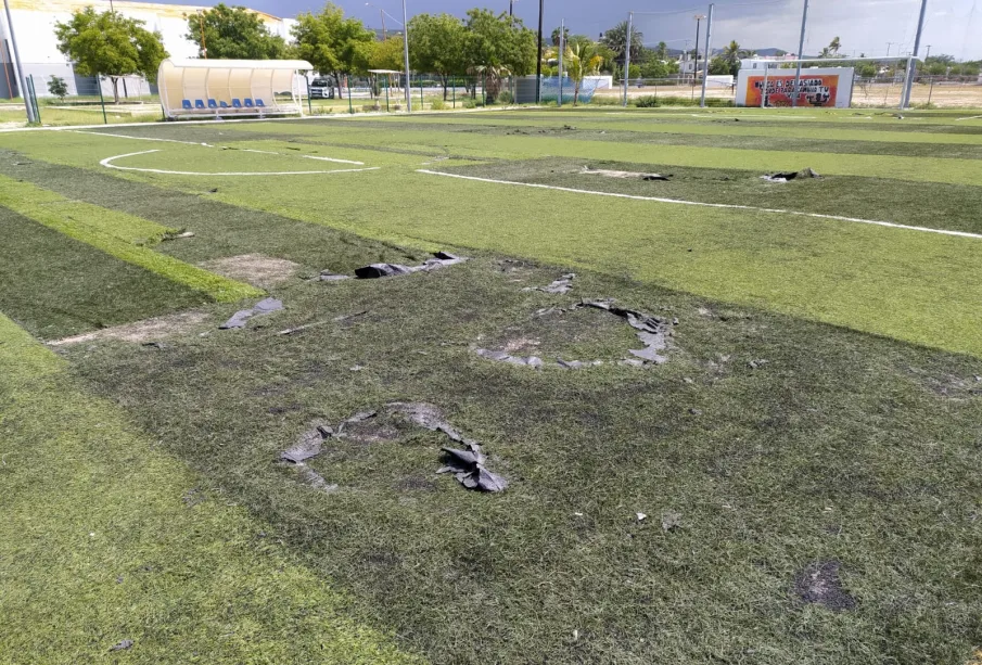 Cancha de fútbol en mal estado