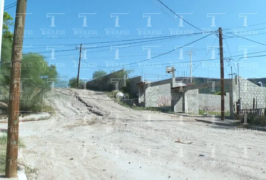 Vivienda dañada por mala vialidad