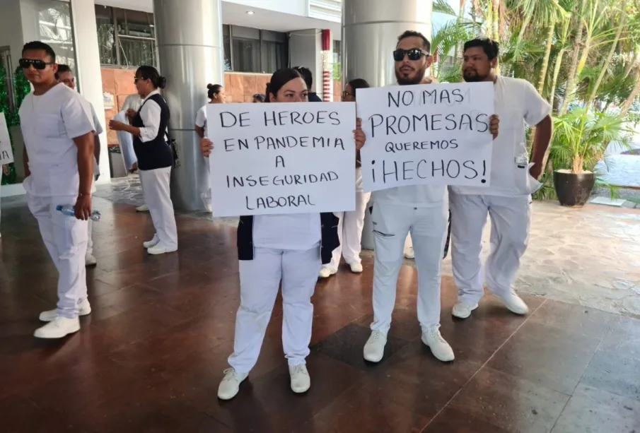 Enfermeros de La Paz manifestándose