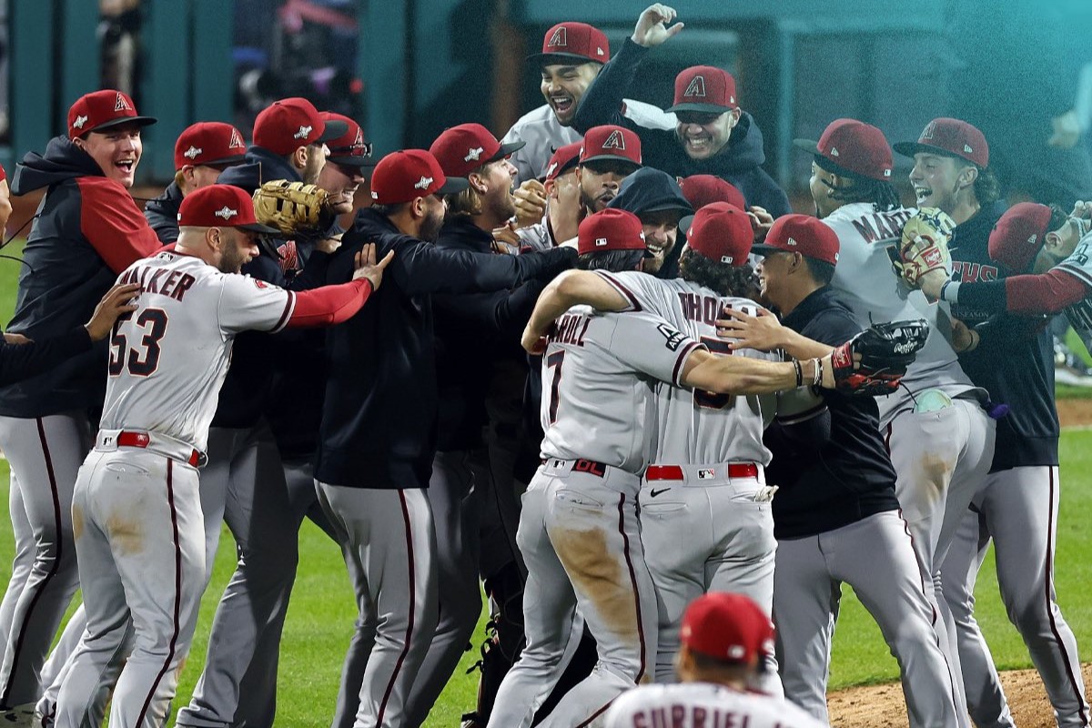 Los Diamondbacks hacen cambios a sus uniformes