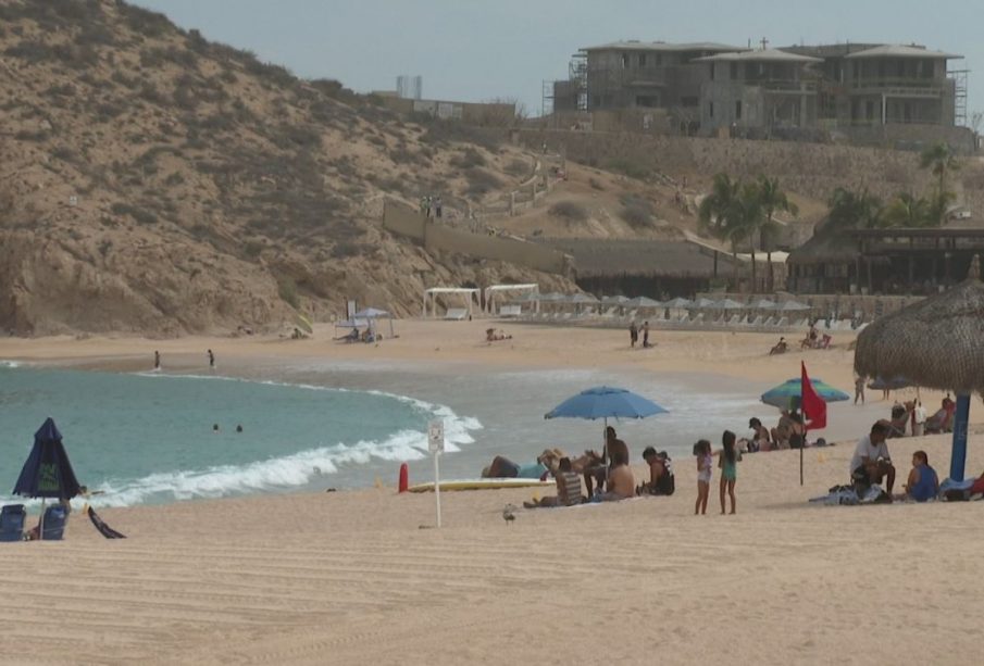 Bañitas en playa de Los Cabos