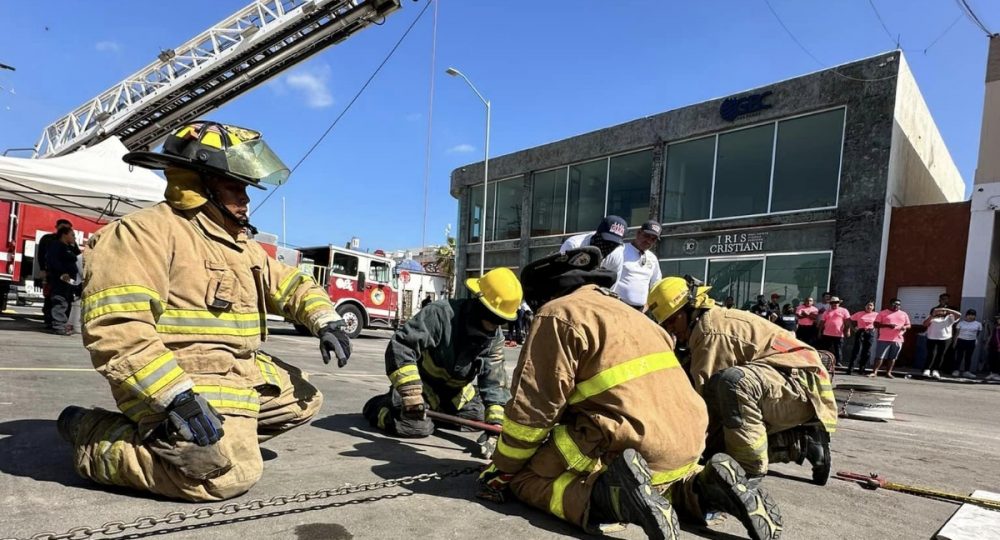 Bomberos en demostración