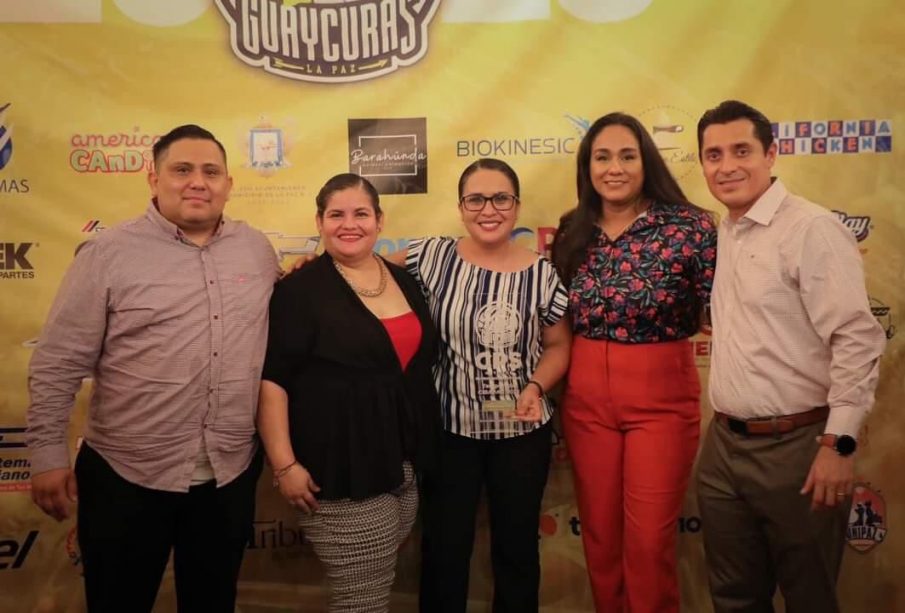 CPS Media recibiendo galardón de Guaycuras La Paz