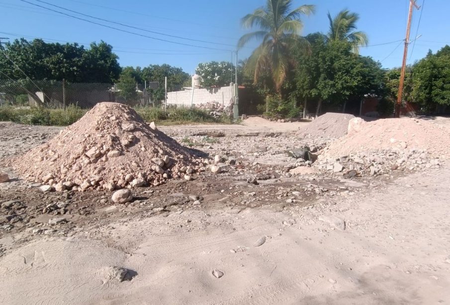 Calle de la colonia Lienzo Charro sin pavimentar