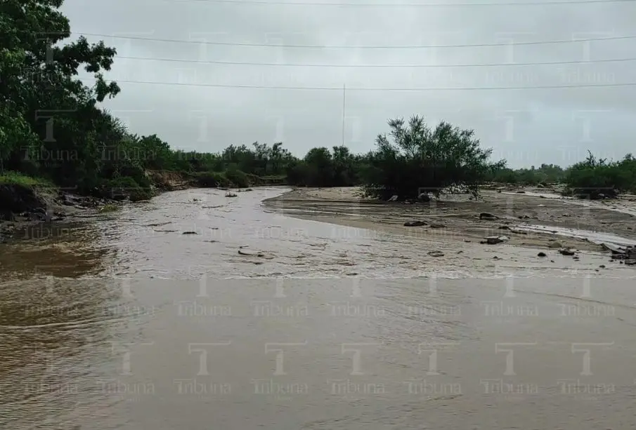Crecida de arroyo en La Paz por Norma