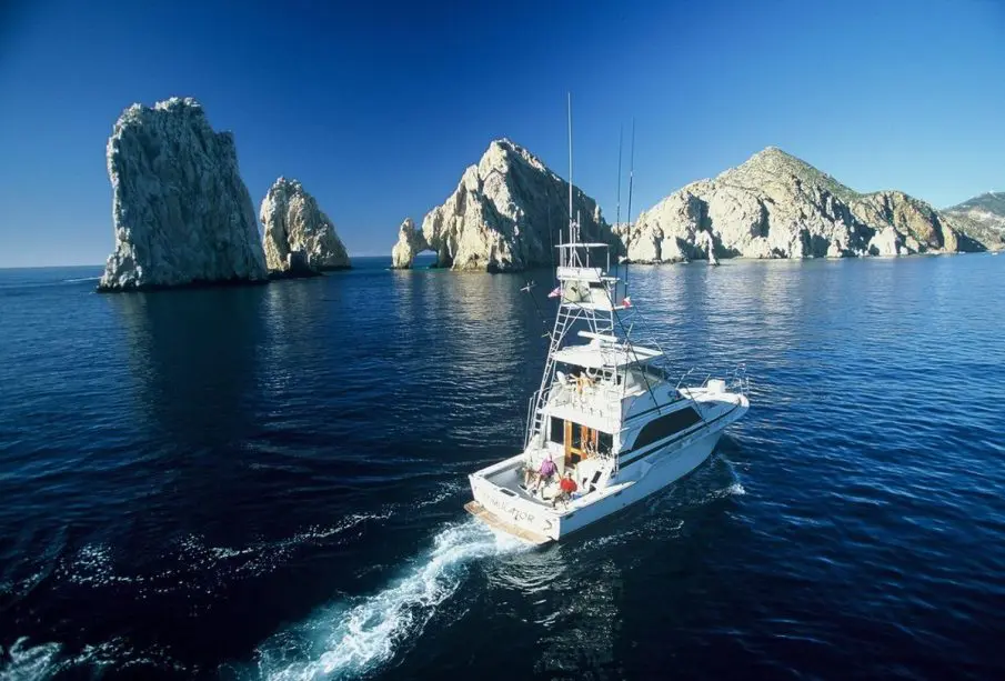 Embarcación de pesca deportiva