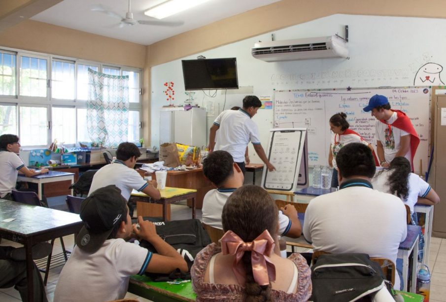 Estudiantes de nivel básico de La Paz