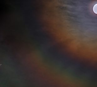 Fotos de eclipse lunar parcial con doble aro