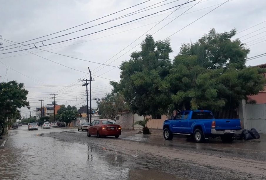 Lluvias provocaron derrame de aguas negras