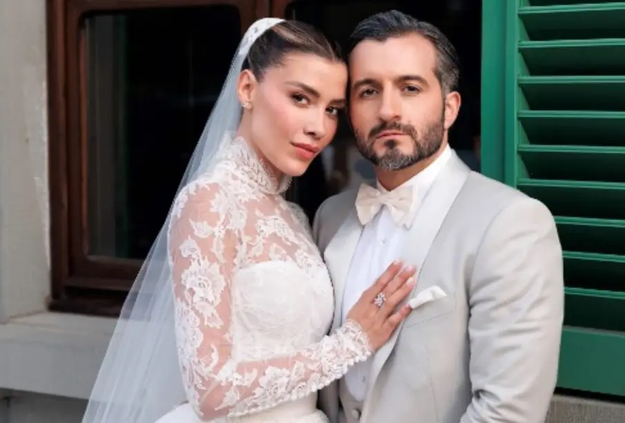 Michelle Salas, y su novio.