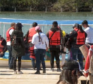 Prestadores de servicios en muelle de Puerto Chale