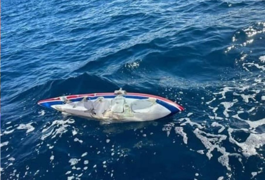 Restos de avioneta en Bahía de La Paz