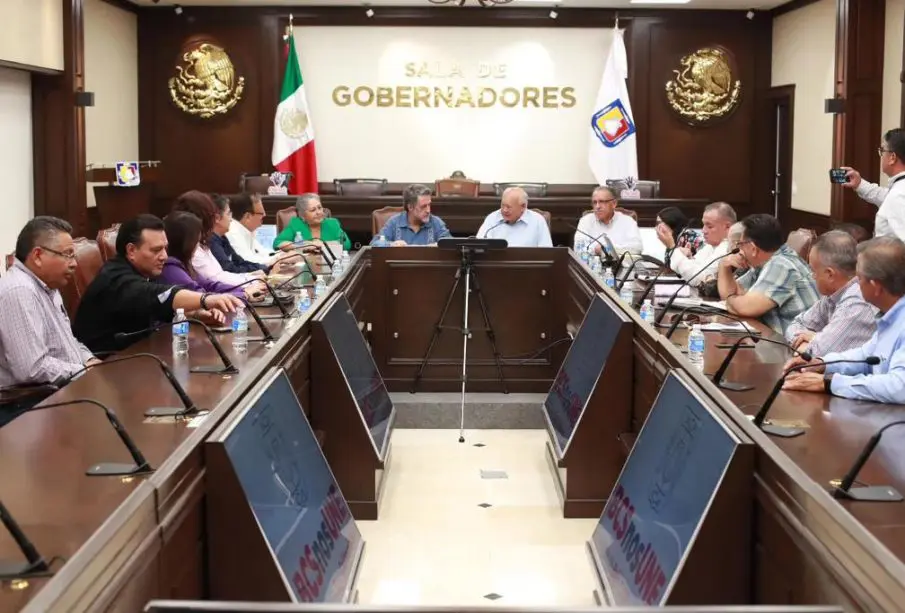 Subsecretario de educación y víctor castro