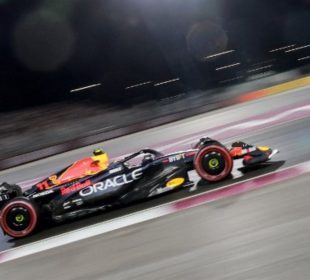 Sergio Checo Pérez en la pista de Lusail