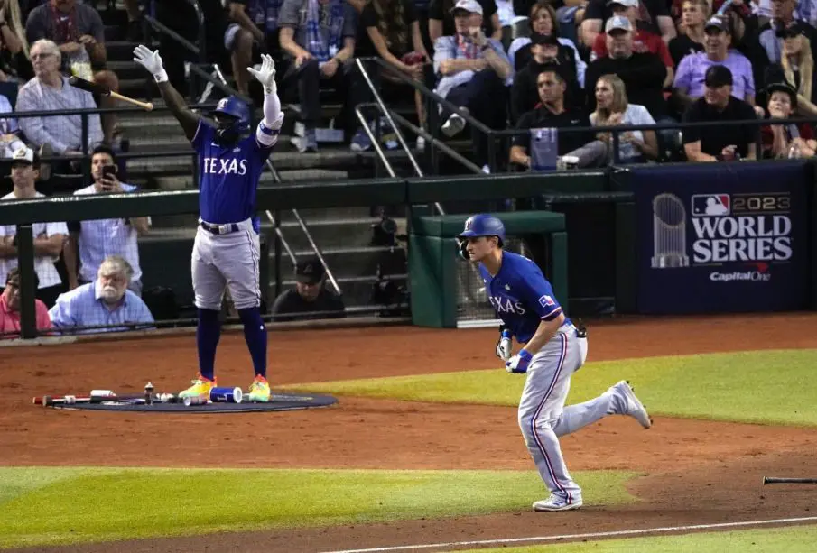 Texas Rangers tomó ventaja sobre los Arizona Diamondbacks