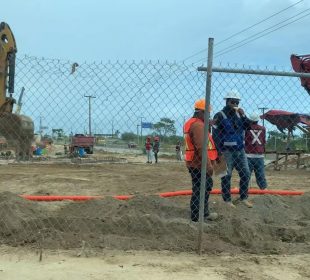 Trabajadores en obra supuestamente irregular