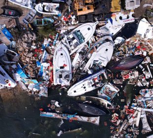 Yates y embarcaciones hundidas en Guerrero por huracán Otis