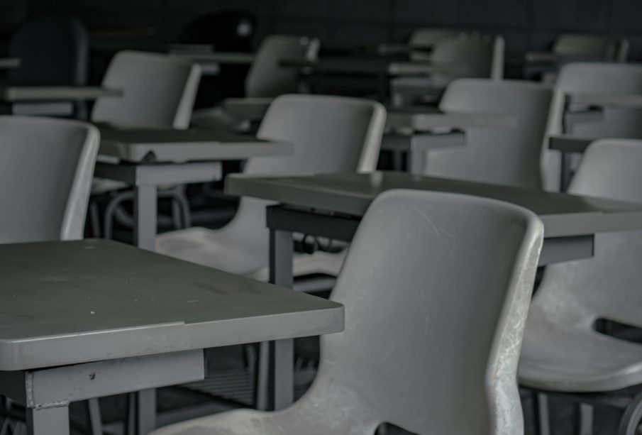 Butacas de salón de clases.