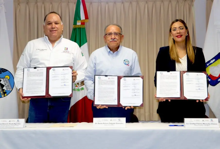 Dr. Dante Salgado González, la Lic. Cinthya Montufas Chávez y el Lic. Omar Antonio Zavala Agúndez.