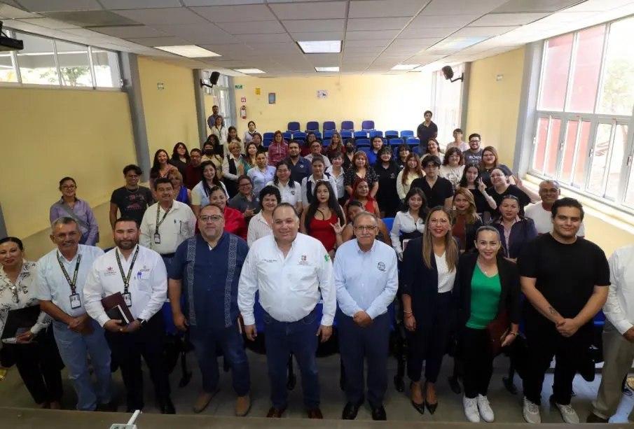 Integrantes del curso de lenguaje de señas
