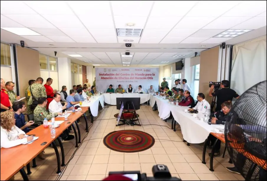 Evelyn Salgado y la mesa de Seguridad.