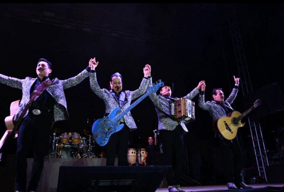 Concierto de Los Tigres del Norte