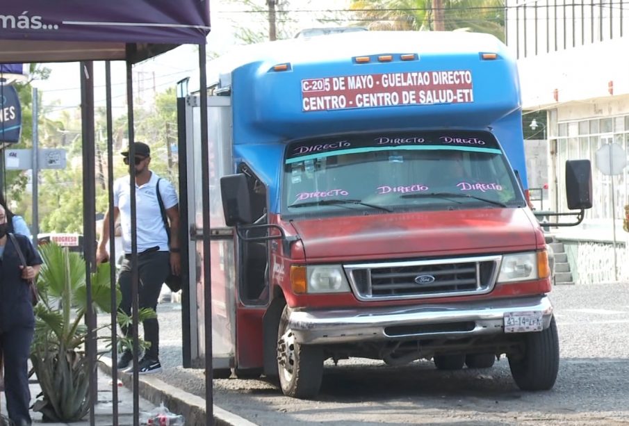 Unidad de transporte público en La Paz