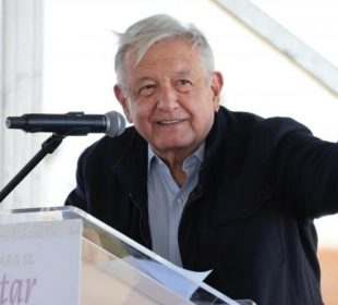 AMLO durante su visita a BCS