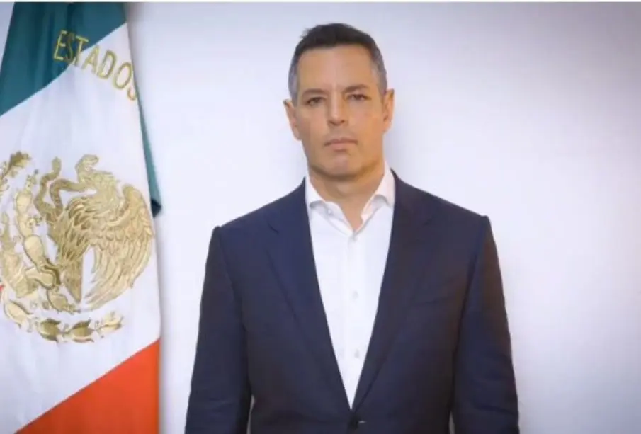 Alejandro Murat le dijo adiós a su militancia priista