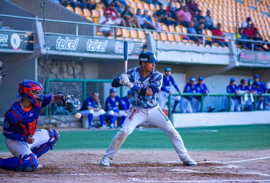 Beisbolistas de Yaquis y Cañeros