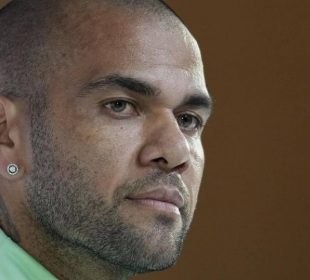 Dani Alves close up