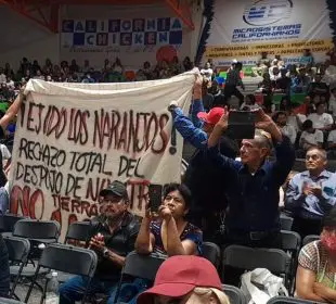 Ejidatarios protestan en evento de AMLO