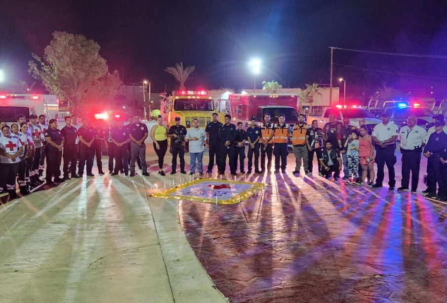 Elementos de emergencia en conmemoración por el Día de las Victimas Viales