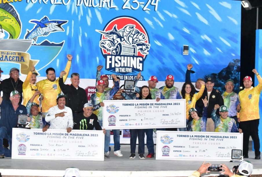 Equipo ganador en Torneo de Pesca