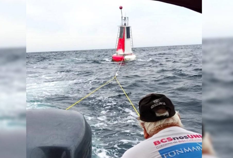 Faro marítimo a la deriva siendo arrastrado por Fonmar