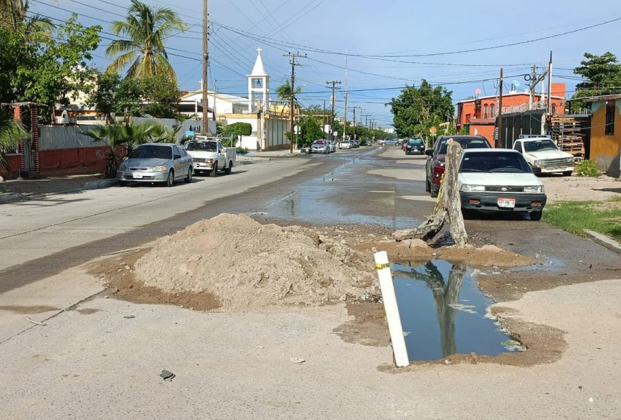 Fuga de agua en la colonia Guerrero