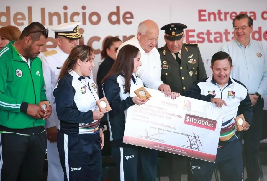 Gobierno entregando apoyos a atletas