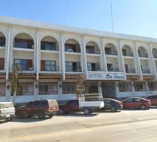 Hotel Los Arcos parte frontal