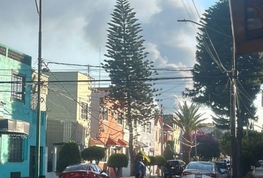 Incendio en Tepito consumió bodega de calzado