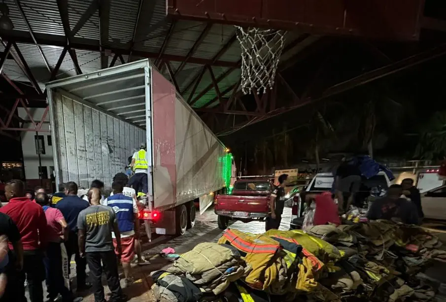 Cargamento de ayuda arribó a Acapulco