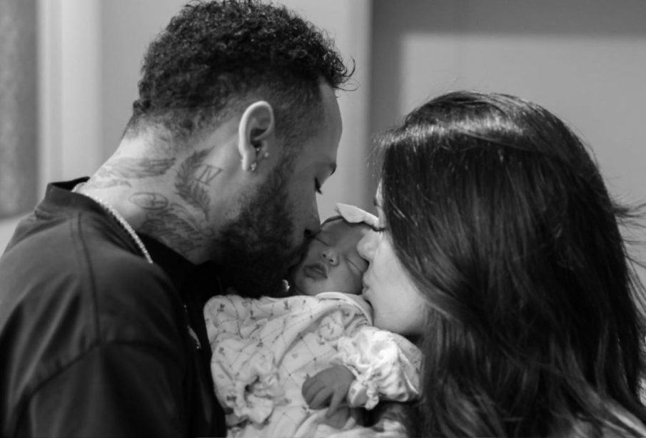 Neymar y Bianca Biancardi junto a su hija