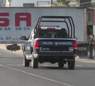 Patrulla circulando en vialidad