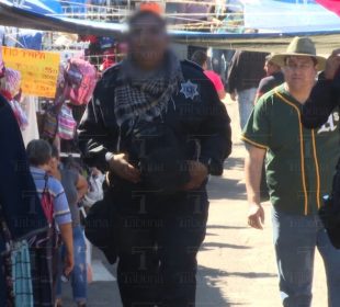 Policías abrigados en La Paz