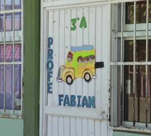 Puerta de salón de clases